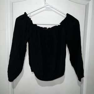 Brandy Melville Cropped 3/4 Length Sleeve Shirt